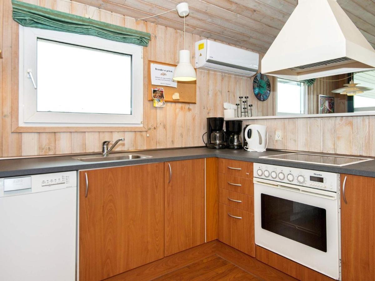 8 Person Holiday Home In R Nde Rønde Esterno foto